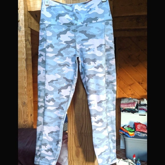 Fabletics Pants - Fabletics Leggings Pink Camo